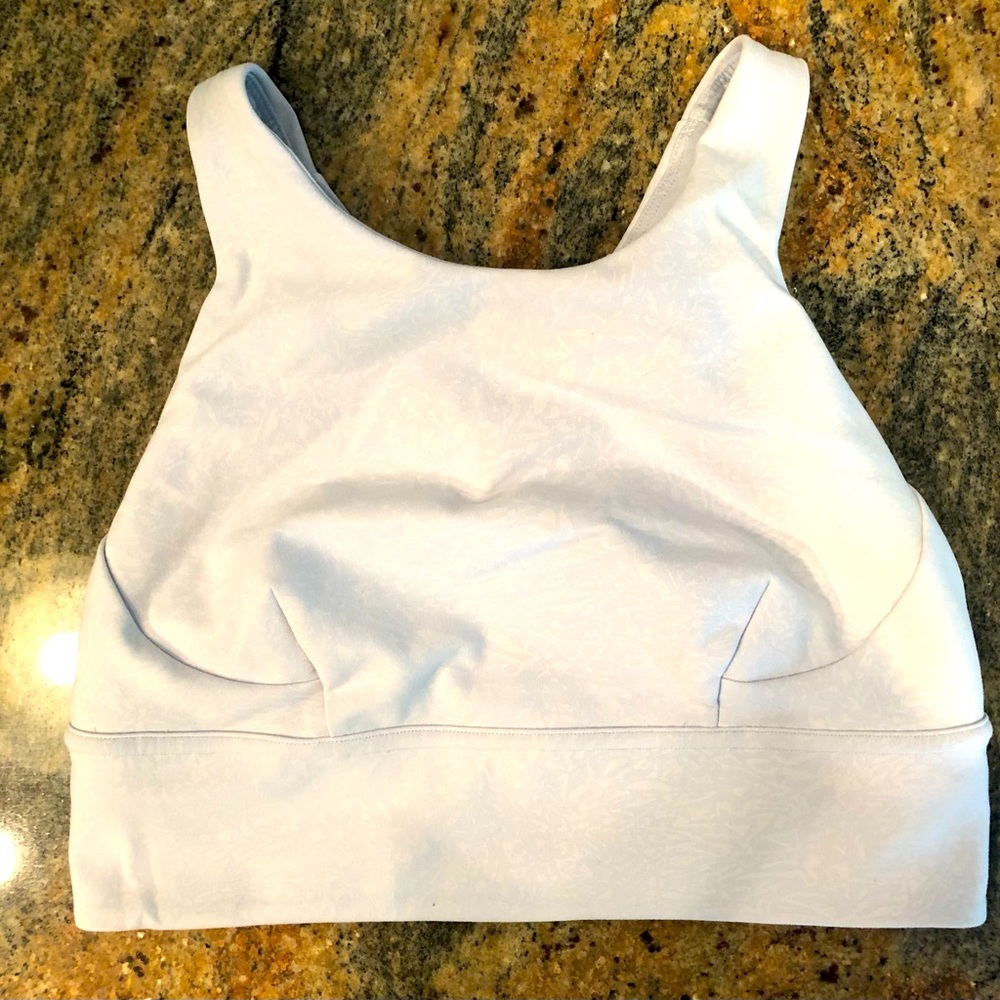 NWOT Calling all Lulu fans!  Ultra comfortable Wunder Train longline bra, sz 8.